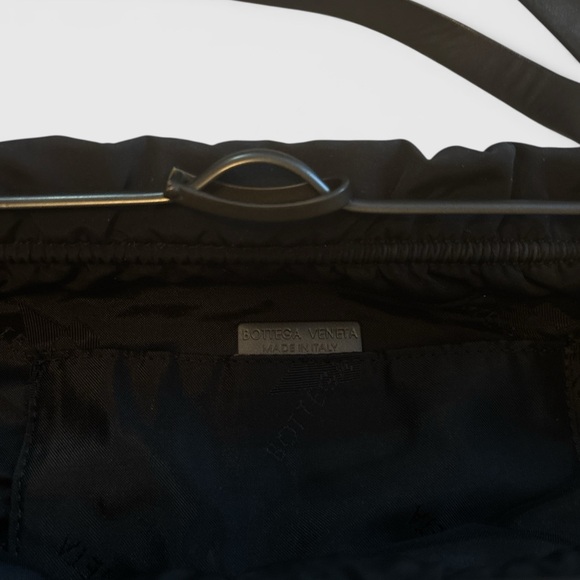 Bottega Veneta- made in Italy- Elegant Black Women's Shoulder Bag - Picture 6 of 12